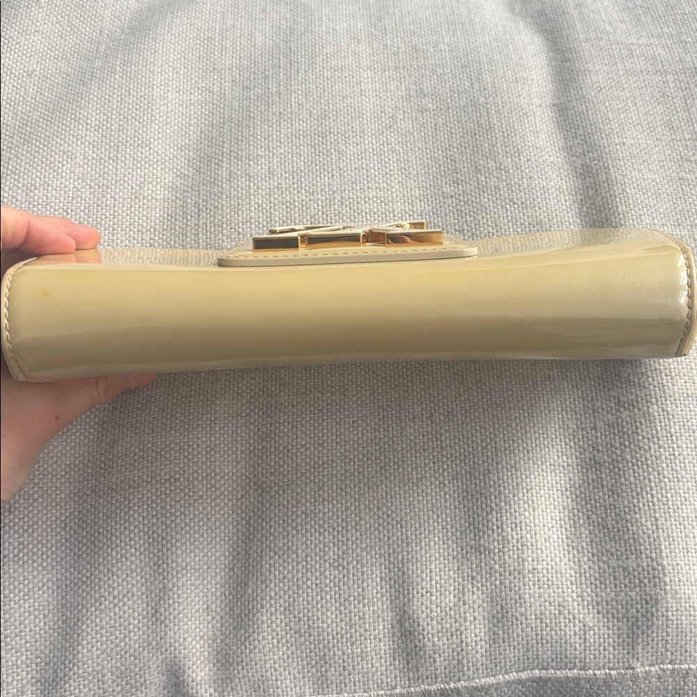 Louis Vuitton Vernis Patent Leather Pochette Sobe Blanc Clutch M93489 - Picture 5 of 16